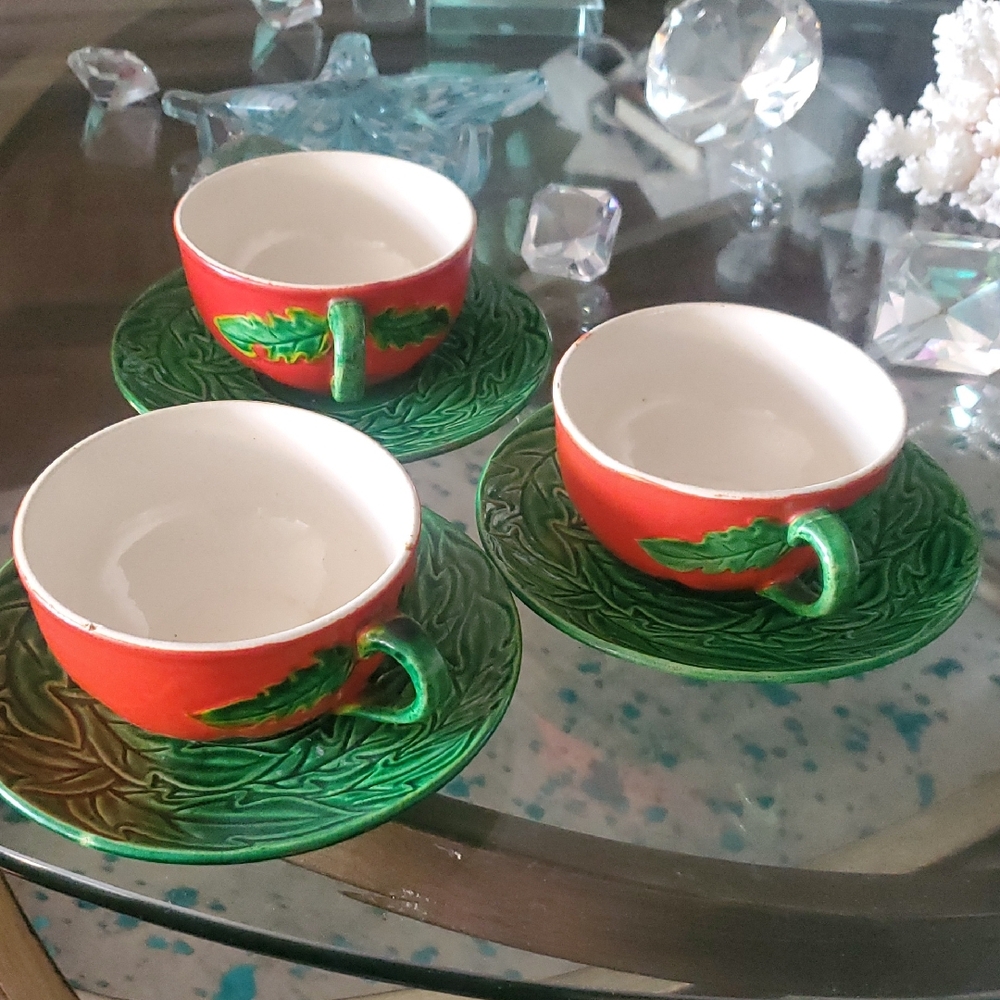 Vibrant Red Tomato and Green Mug Set for Dining